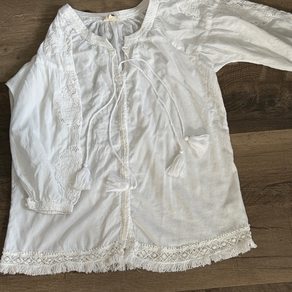 Cupio White Boho Cotton Top w/ Tie closure and Button Down 3/4 Sleeves Size M